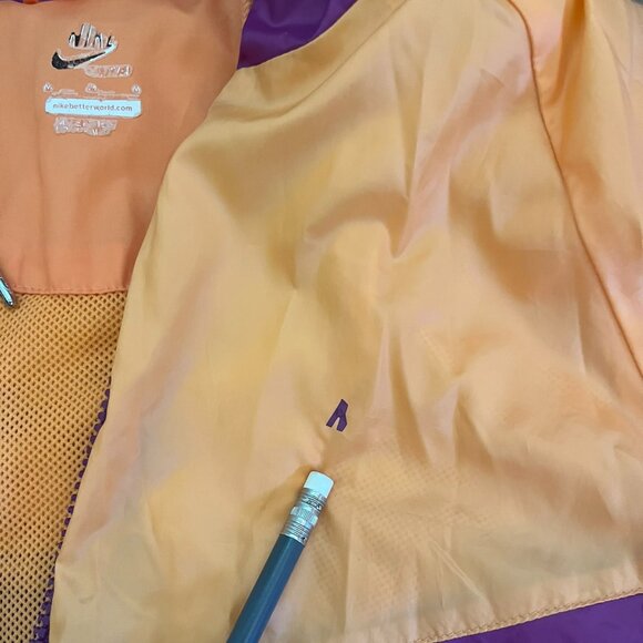 Nike Windrunner - Picture 5 of 6
